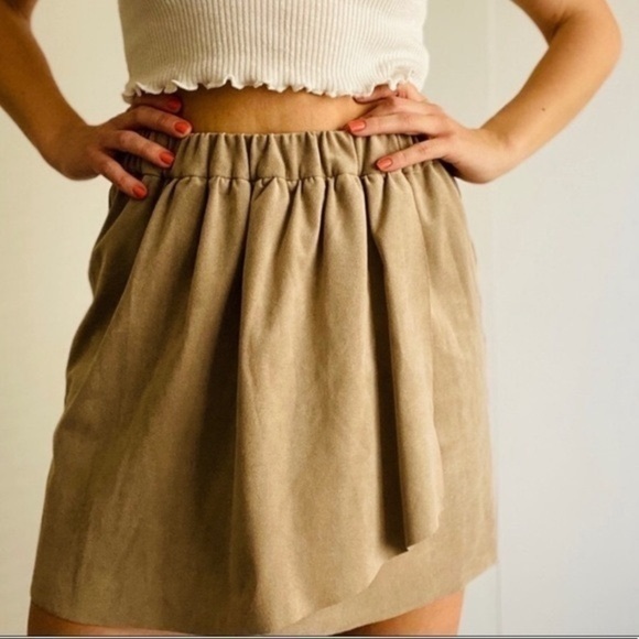 Wilfred Free Tan Skirt Size Medium - Picture 1 of 8